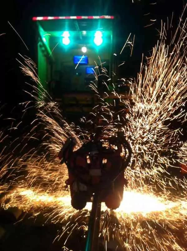 今日頭條、北京日?qǐng)?bào)：13號(hào)線清河站撥線工程倒計(jì)時(shí)，京城地鐵首  次鋪上樹脂軌枕